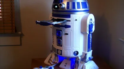 R2-D2 se reinventeaza ca o combinatie de XBOX 360 si PS3