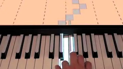 Un nou sistem inteligent: Inveti sa canti la pian printr-un proiector [+VIDEO]