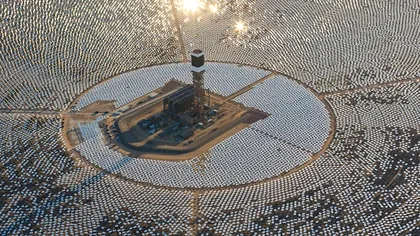A fost pusă în funcţiune cea mai mare centrală solară din lume