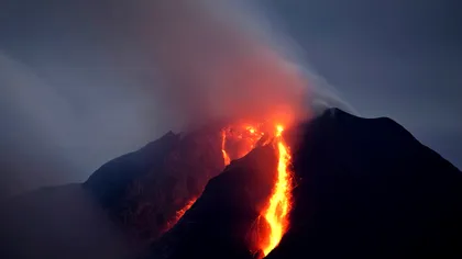 O dronă te duce în mijlocul erupţiei unui vulcan [VIDEO]