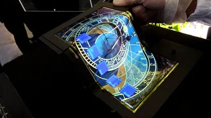 Ecranul Super AMOLED de 8,7 inci ce poate fi împachetat