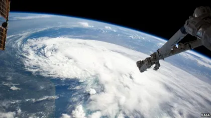 Avem prea mult gunoi, îl ducem în spațiu și tragem în el cu lasere