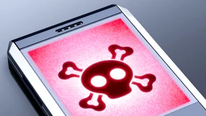 La ce pericole te expui când îți împrumuți telefonul altcuiva și cum să le eviți