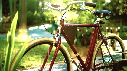 Desprinsă parcă din trecut, Vela e cea mai nouă bicicletă electrică