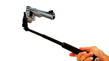 Un nou selfie cu urmări fatale, pentru că a vrut un pistol în cadru
