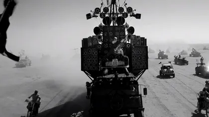 Versiunea alb-negru a Mad Max: Fury Road e opera de artă care nu a ajuns în cinematografe