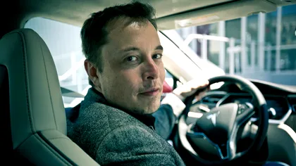 Elon Musk ia apărarea pilotului automat de pe mașinile Tesla