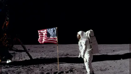 NASA a publicat online cele mai atrăgătoare imagini din misiunile Apollo