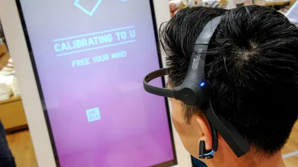 Dispozitivul care iți citește mintea ca tu să găsești tricoul perfect