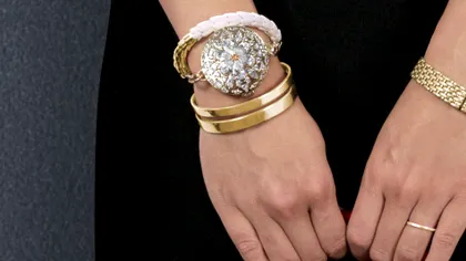 Acum poți avea o brățară de fitness care arată ca o bijuterie adevărată