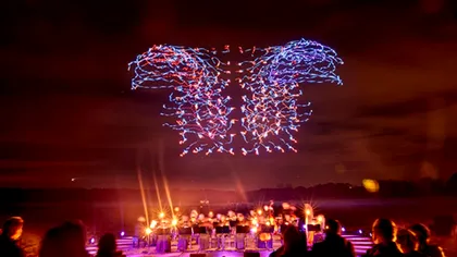 Așa arată 100 de drone ”dansând” pe Simfonia a 5-a de Beethoven