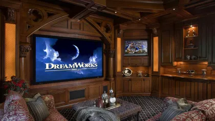 Filmele de la cinema vor putea fi vizionate legal acasă, dar la suprapreț