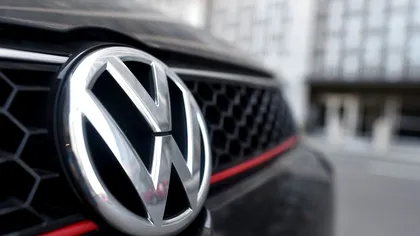 S-a tras linie - cât a pierdut Volkswagen în scandalul emisiilor