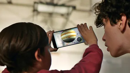 Lenovo și Project Tango lansează un telefon care funcționează ca un mare senzor