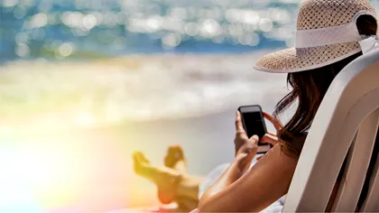 Reduceri eMAG: gadgeturi pentru concediu