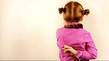 Părinții stricți își transformă copiii în mincinoși