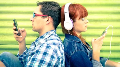 Milenialii sunt mai puțin activi sexual decât toate generațiile din anii '20 încoace