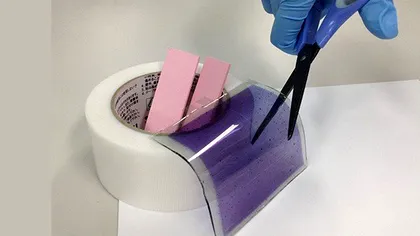 Ecranul care poate fi tăiat cu foarfeca fără a-i fi afectată funcționarea