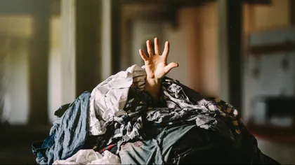 Partea întunecată a modei: cum distruge industria fast-fashion mediul