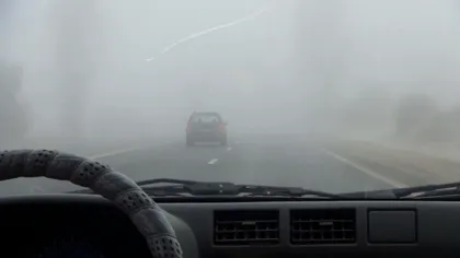 Cum eviți aburirea geamurilor mașinii pe timp de iarnă