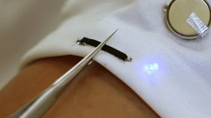 Un nou material minune: cerneala care se regenerează după ce este tăiată