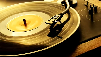 Albume vinil, mai vândute decât cele în format digital