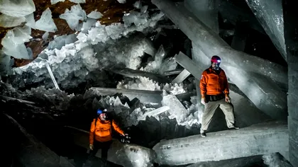 Cercetătorii au identificat vietăți stranii în interiorul acestor cristale gigant