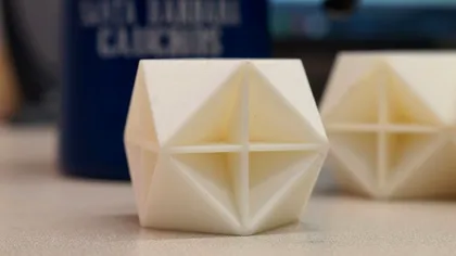 Acest metamaterial este cel mai solid compus din Univers