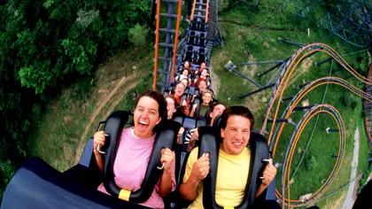 De ce ne place să ne înspăimântăm în cele mai terifiante montagne russe