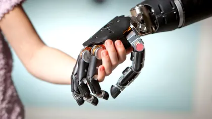 Pielea alimentată de soare le va reda pacienților simțul tactil