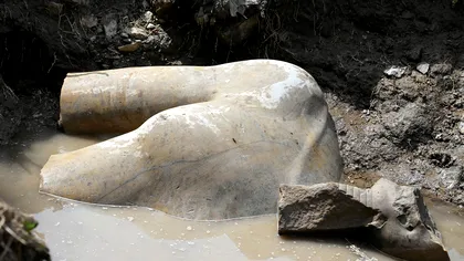 Una dintre cele mai importante statui egiptene, descoperită într-o mahala