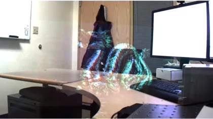 Microsoft îți va transforma ochelarii în ecrane holografice