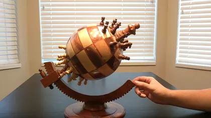 Tabla sferică de șah îți testează abilitățile într-un mod unic [VIDEO]