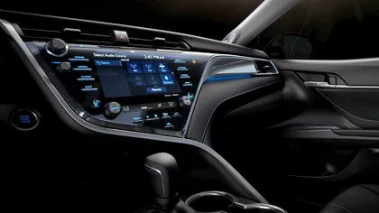 Prima mașină cu Linux a fost anunțată oficial: Toyota Camry 2018