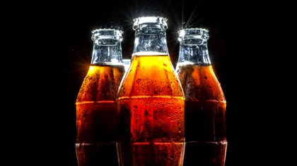 Sucurile fără zahăr te ”ajută”, de fapt, să te îngrași