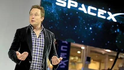 Elon Musk vrea o bază lunară