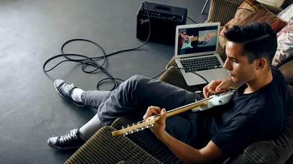 De acum, poți lua lecții de chitară prin intermediul unei aplicații pentru telefon