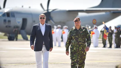 Klaus Iohannis s-a îmbrăcat perfect în această zi, iar memele nu au întârziat să apară