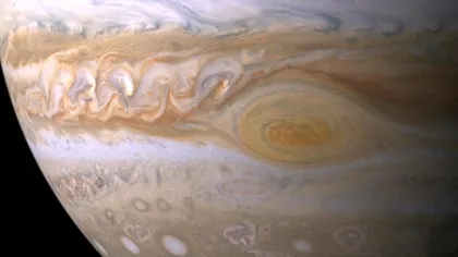 Marea Pată Roșie de pe Jupiter, surprinsă în cele mai clare imagini de nava Juno