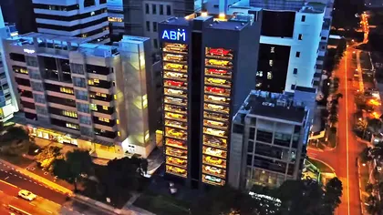 Alibaba vrea să-ți vândă următoarea mașină printr-un tonomat gigantic