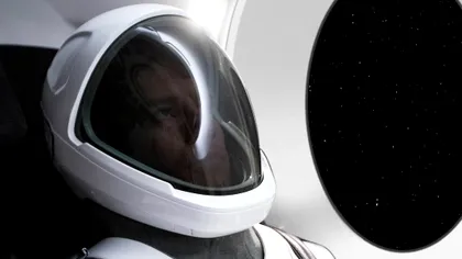 Elon Musk a publicat prima fotografie oficială a costumului spațial SpaceX