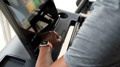 Apple watchOS 4 este disponibil pentru toți posesorii de Apple Watch