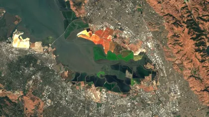 Imaginea de 80 de trilioane de pixeli care surprinde Pământul în toată splendoarea sa