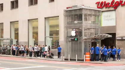 Un magazin Apple fals a strâns o coadă generoasă la iPhone X