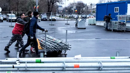 5 meme bune cu Firea și târgul de Crăciun (anulat) din Piața Victoriei