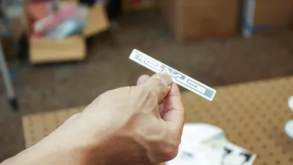 Etichetele hainelor îți vor spune dacă ești sănătos sau nu