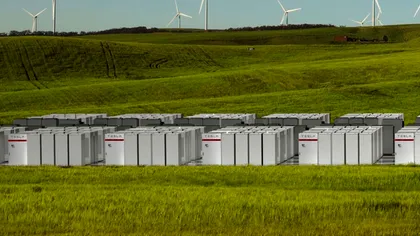 Bateria lui Elon Musk stabilește un nou record mondial