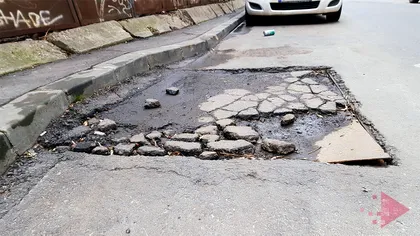 Ce se strică la mașină când dai în gropile din București