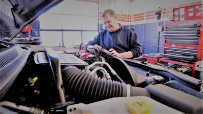 Românii și service-ul auto: câtă încredere au în mecanici