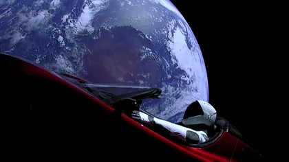 Mașina Tesla trimisă de Elon Musk va avea alt traseu